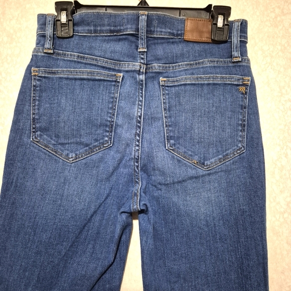 Madewell Blue High Rise Jeans with Subtle Flare..SIZE:26 - Picture 7 of 13